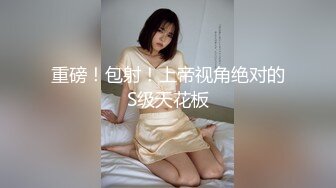 这个女孩骨头是真的软，什么动作都可以，直接抱起来按墙上操