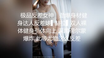 有纹身的社会小妹全程露脸发骚诱惑狼友，乖巧听话又可爱，无毛白虎逼很是性感特写展示，道具插