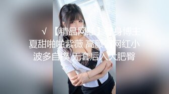 主题酒店偷拍小伙爆操女友,干得女的胡言乱语套也没戴直接内射