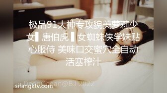 99年汉服妆性感小美女,解开衣带里面竟是光着身体,连内衣都没穿,逼毛又少又短