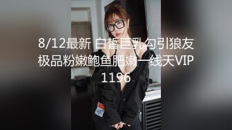 魁梧模特打扮成维京人在家手冲