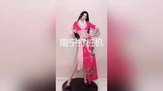 【无情的屌】肉感十足外围骚女，换上情趣装高跟鞋，按着头大屌插嘴，尽情爆操奶子晃