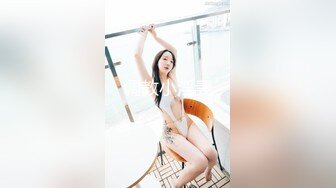 商场女厕全景偷拍12位年轻的小妹 (9)