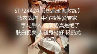 黑色外套纹身妹子啪啪，穿上情趣装黑丝69口交按摩大力猛操